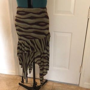 Print ruffled skirt